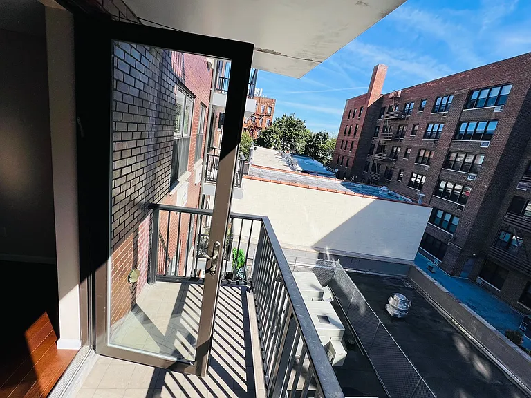 45 Hinckley Pl #4G — Photo 10
