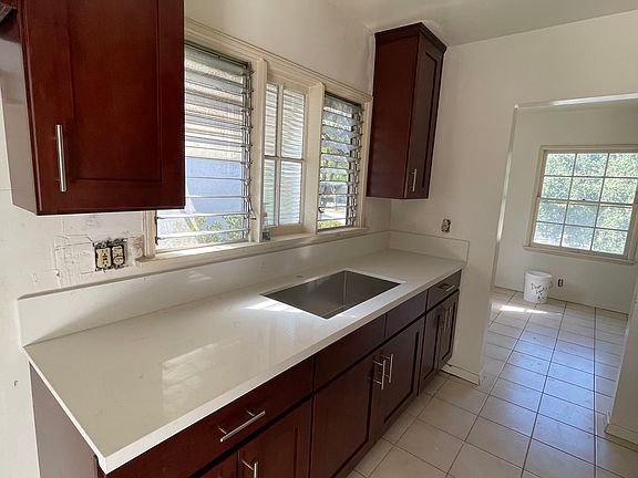 3rd image of 306 E California Blvd #308