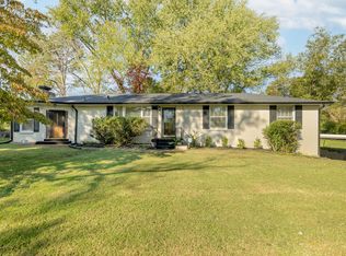 1015 Lockertsville Rd, Ashland City, TN 37015