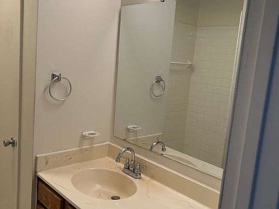 4th image of 6061 Green Forest Dr