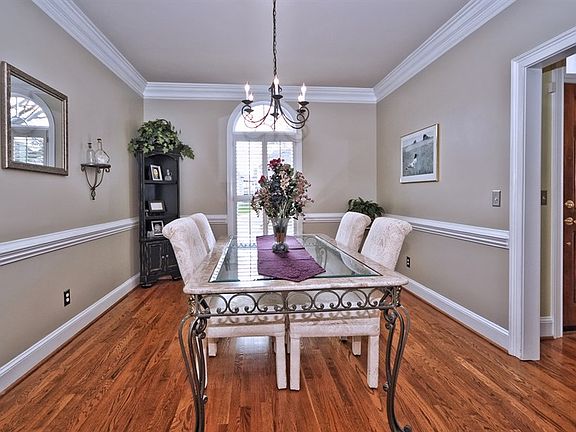 3rd image of 7101 Chameroy Ct