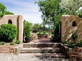 643 Camino De La Luz, Santa Fe, NM 87505