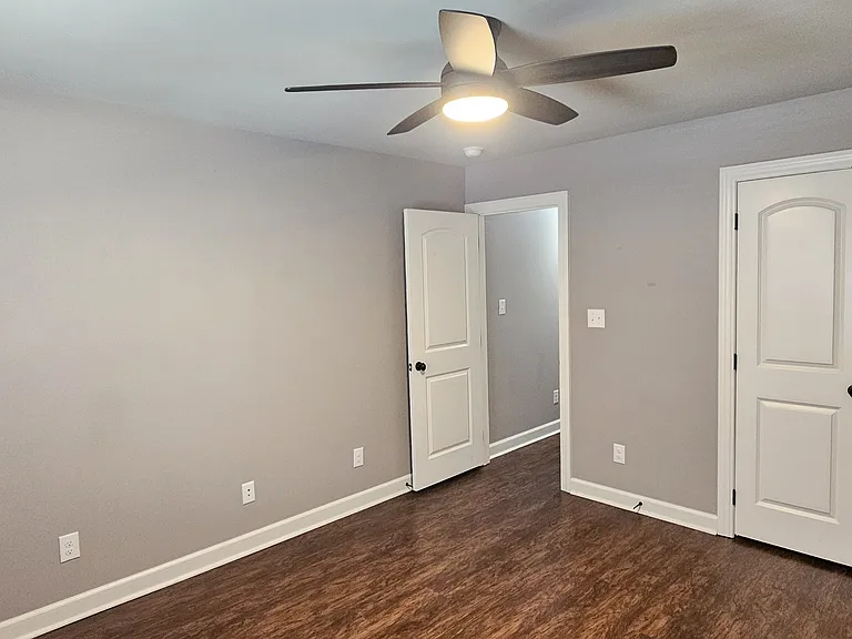 6070 Allwood Dr — Photo 9