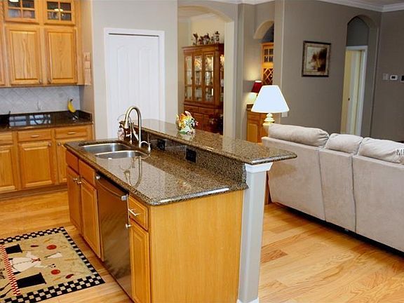 2nd image of 14840 Potterton Cir