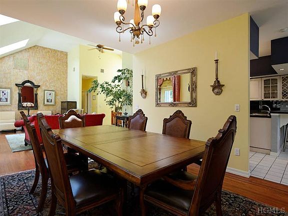 4th image of 192 Mahopac Ave