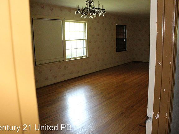 3rd image of 1717 W 37th Ave