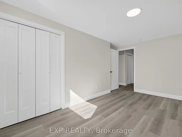 2580 Noella Cres #LOWER — Photo 13