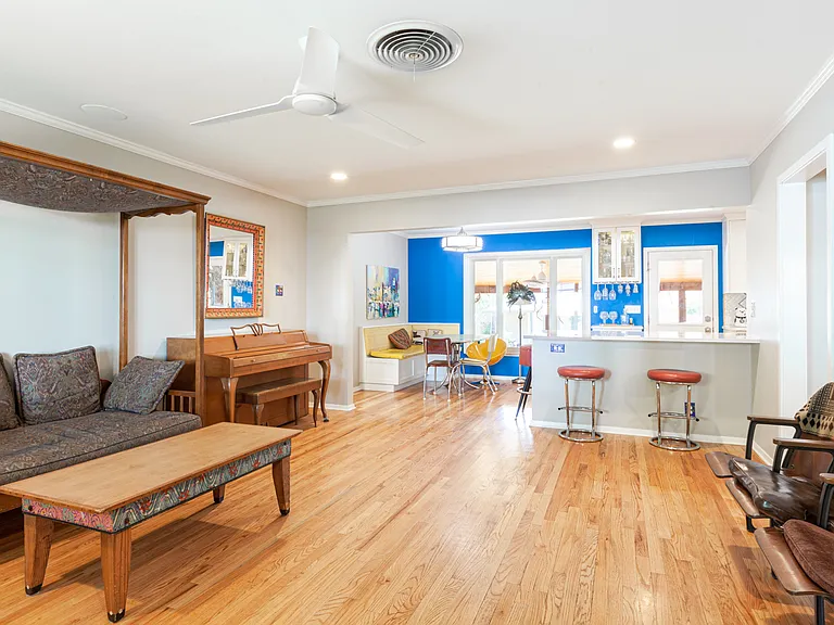 2410 Elmglen Dr — Photo 8