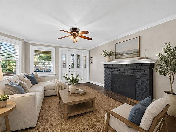 4th image of 2419 DARTMOUTH AVENUE N