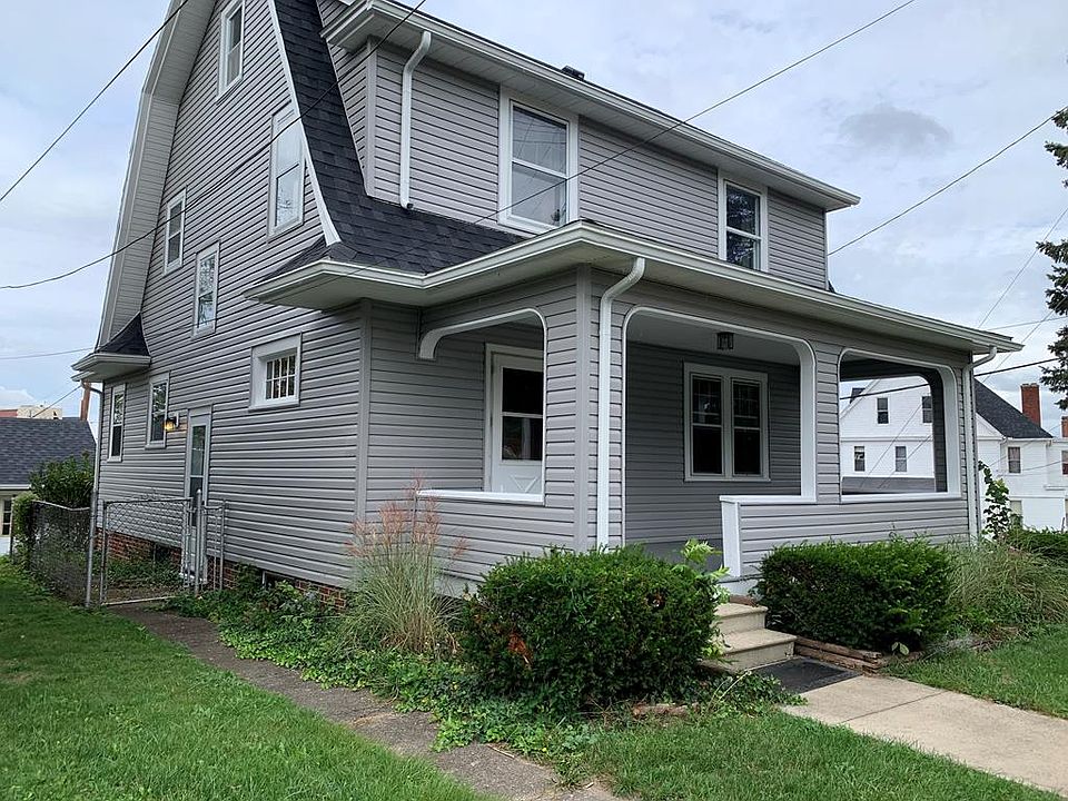1st image of 104 W Washington St