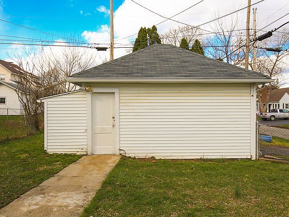 3rd image of 257 Sandhurst Dr