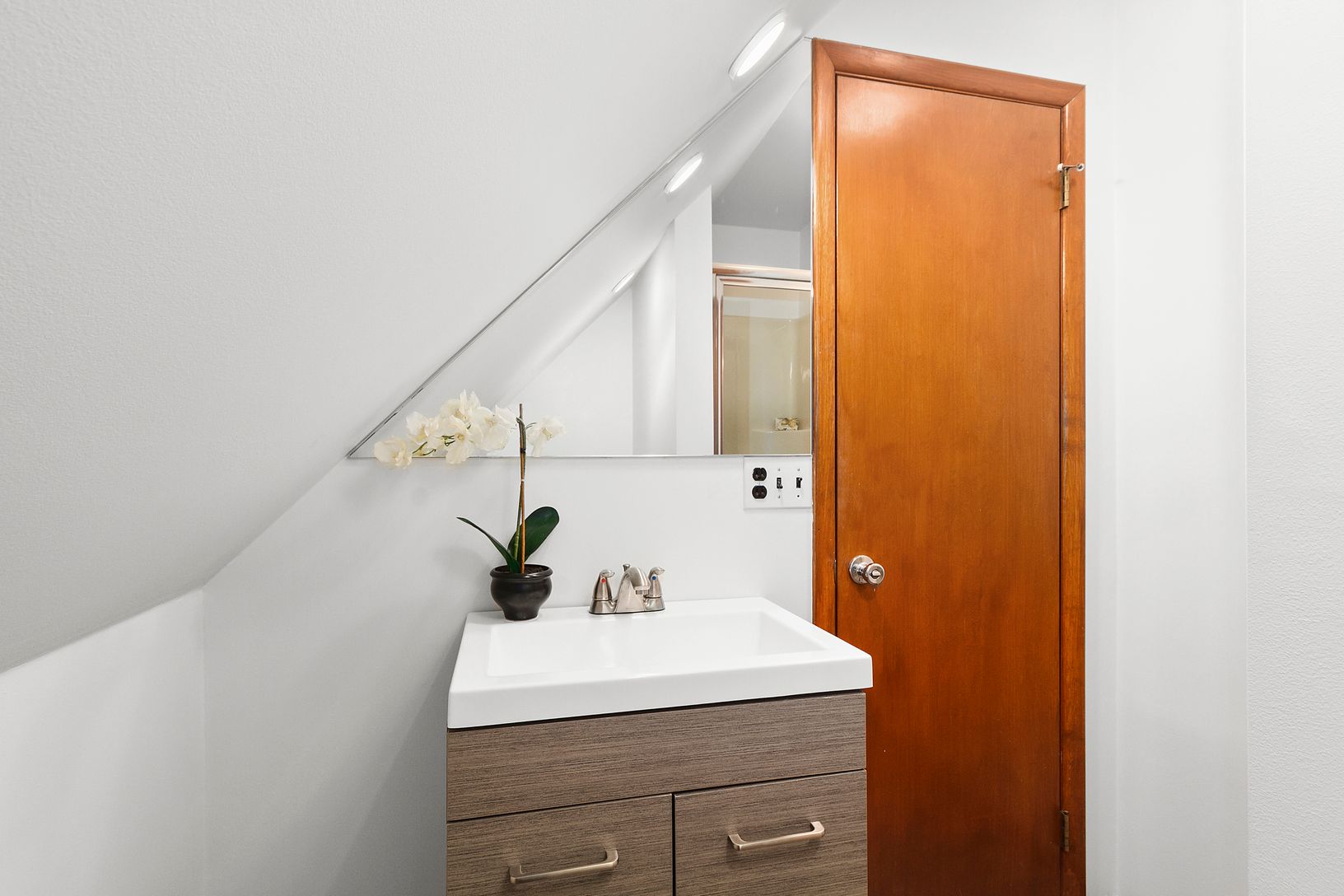  Compact Master Bathroom