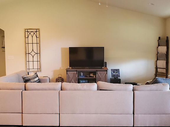 5th image of 5931 Clay Cir