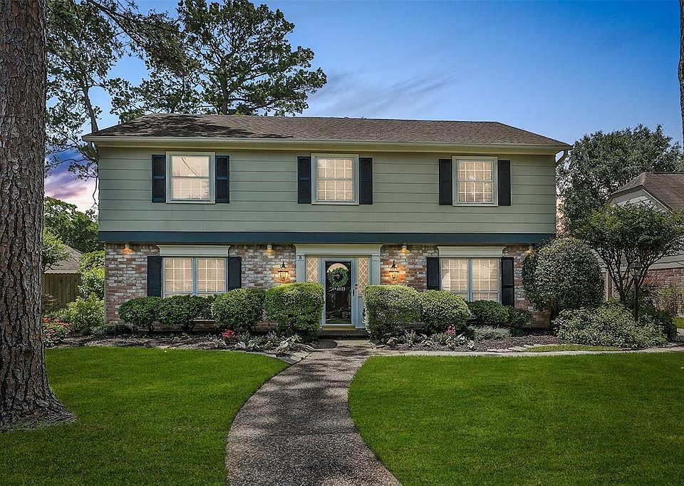 Norchester offers everything you like about an established neighborhood; homes with unique character, mature trees, large yards for kids and pets and a convenient location near good schools, shopping, HEB, Kroger, Whole Foods, restaurants, hospitals 