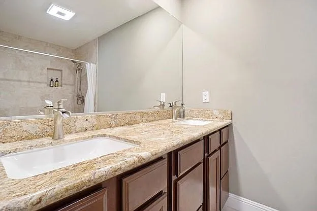 1806 Colette St — Photo 3