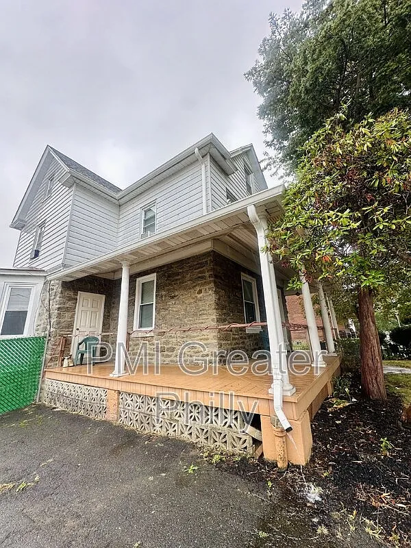 1 bed, 1.0 bath, $925 — Photo 2