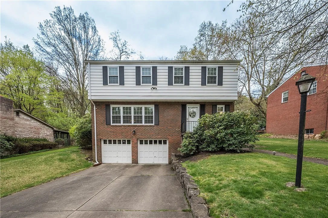165 Thornberry Dr photo 1