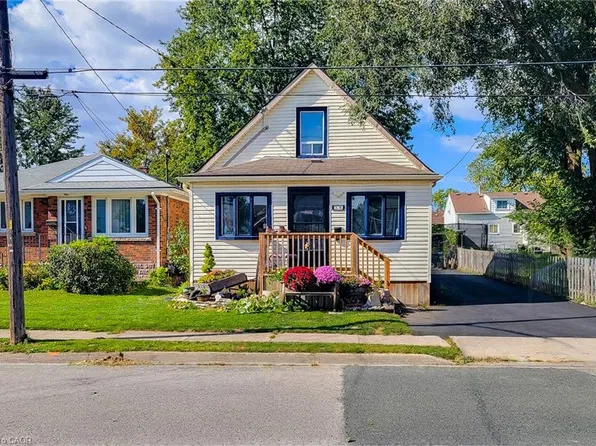38 Clifford Ave, Welland, ON L3C 2G1
