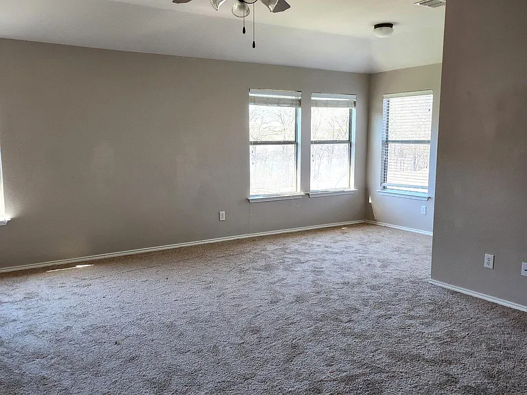 520 Lake Point Dr — Photo 10