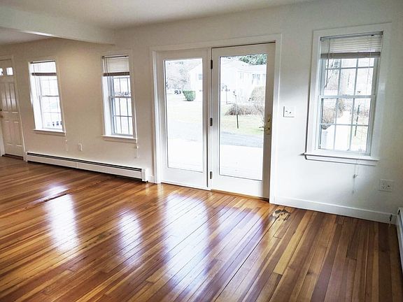 4th image of 20 Cutler St #20