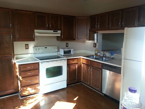 2nd image of 1136 Killington Arch