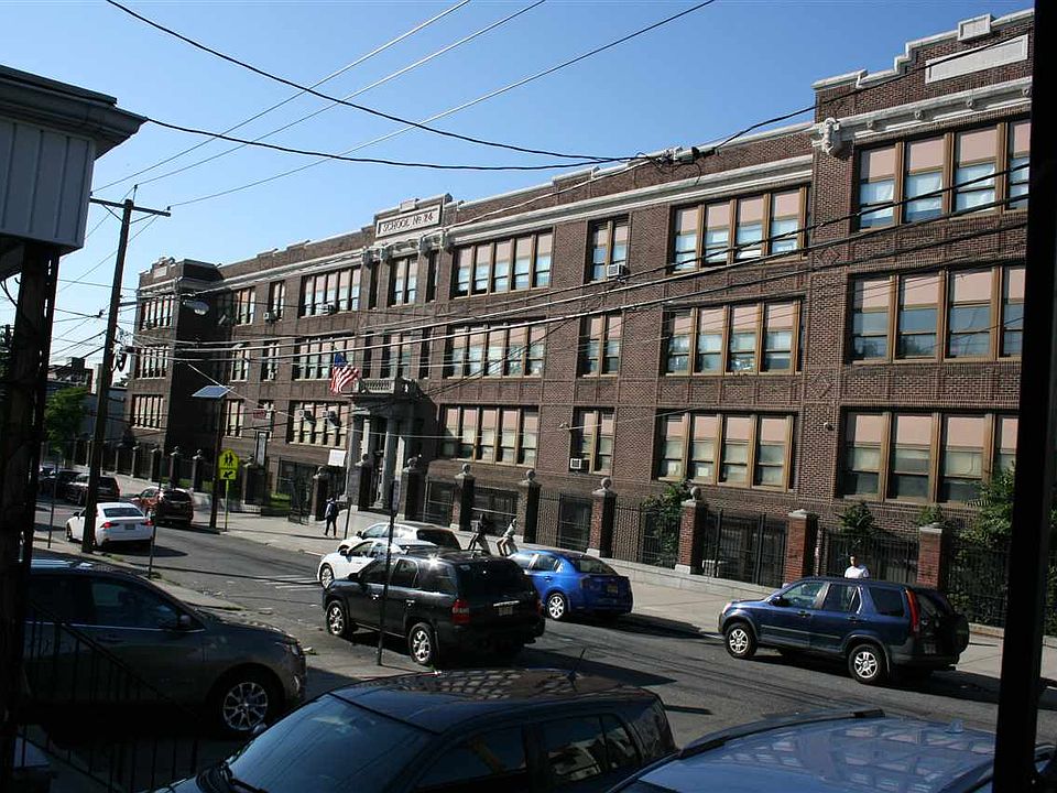 2nd image of 215 Virginia Ave