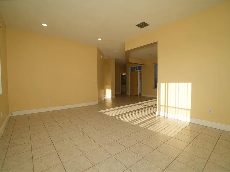 2560 Sage Dr W — Photo 7