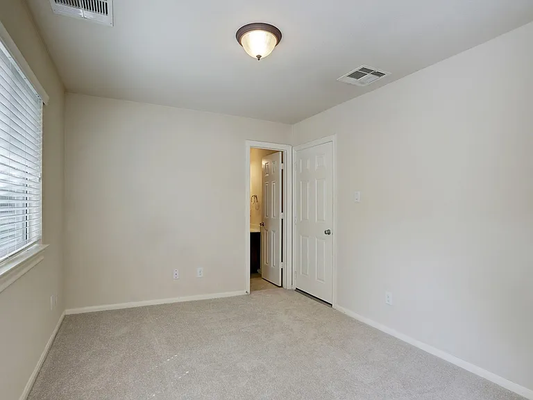 10718 Clearview Villa Pl — Photo 7