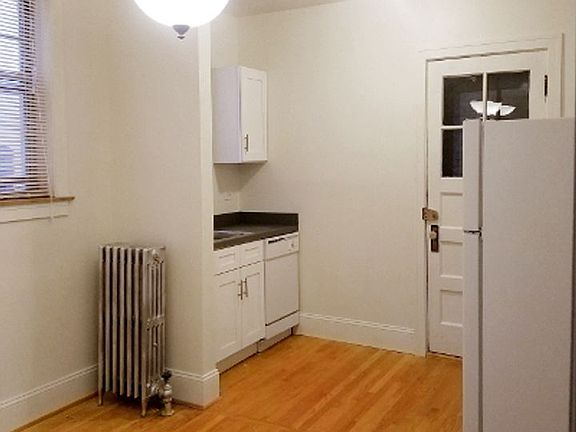 3rd image of 2018-28 W Berwyn Ave #2026-3