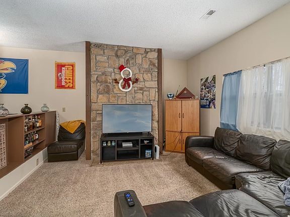 3rd image of 1358 Westbrooke St