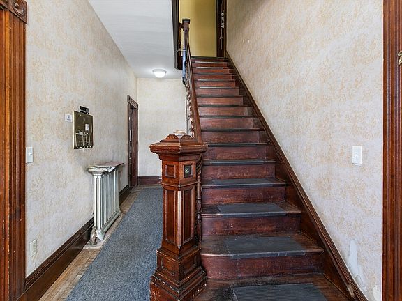 3rd image of 23 Poplar St
