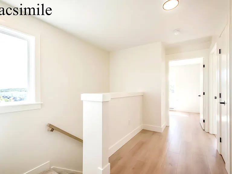 81 Honeygold Dr — Photo 12