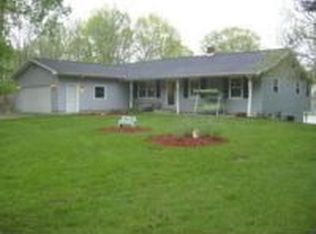 316 Ross Dr, Buchanan, MI 49107
