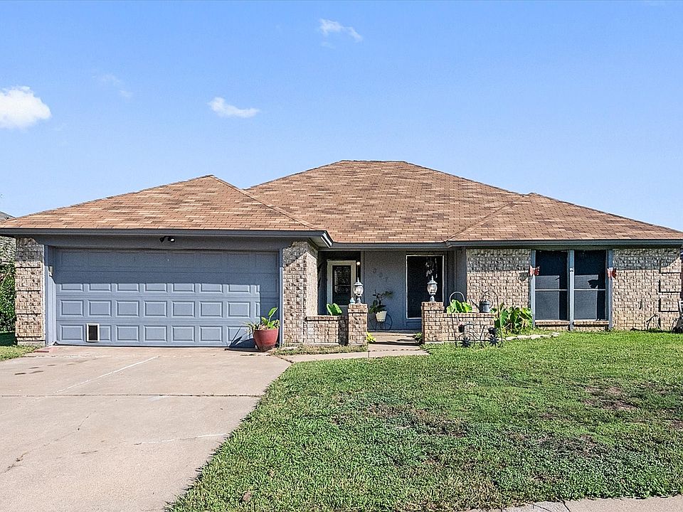 1st image of 807 Fondren Dr