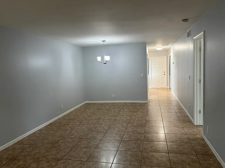 1100 Boxwood Dr #101 — Photo 7