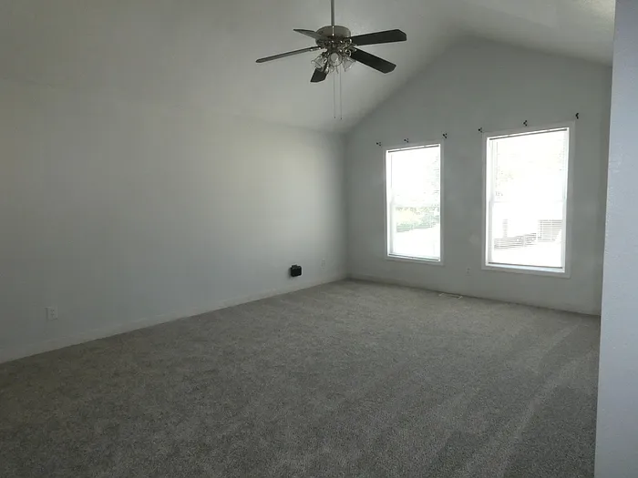 3 bed, 2.0 bath, 1014 sqft, $1,450 — Photo 4
