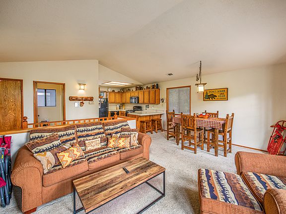 4th image of 28374 Larchmont Ln