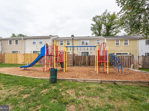 5th image of 1845 Sharwood Pl