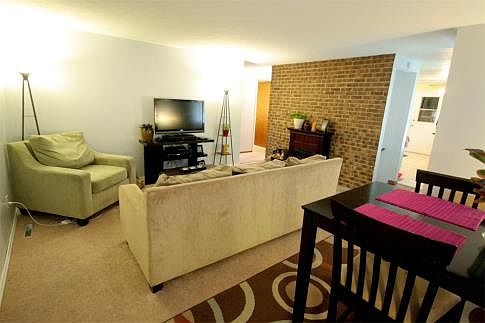 5th image of 1452 Burnley Sq S