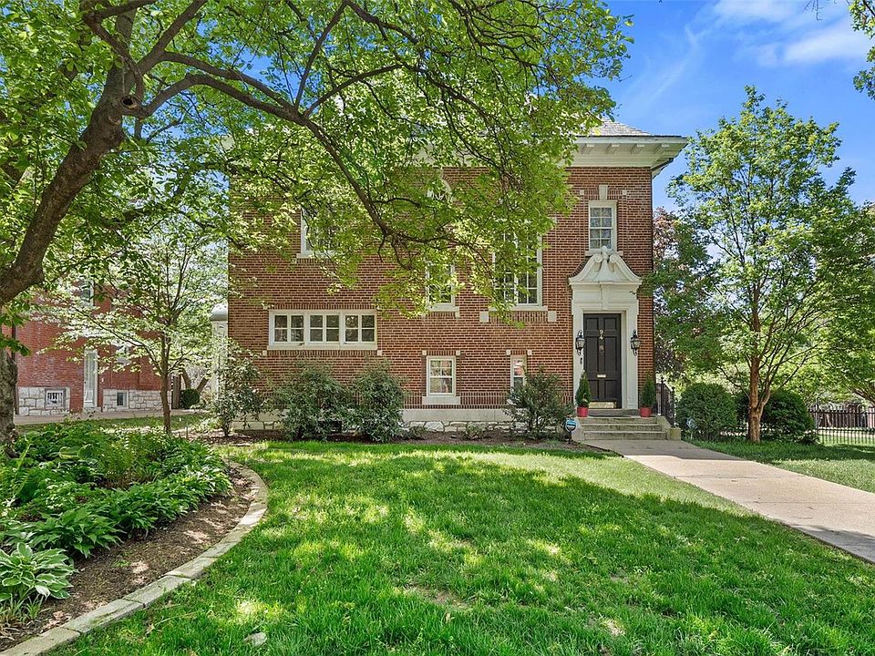 1st image of 94 Waterman Pl