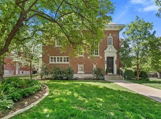 94 Waterman Pl, Saint Louis, MO 63112