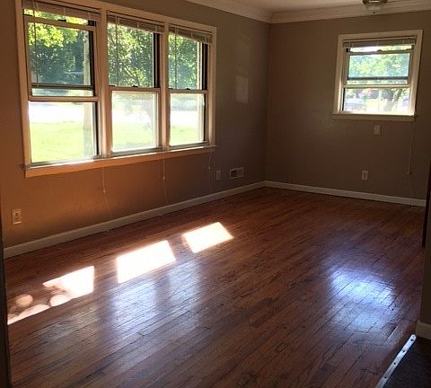 5th image of 1333 S Lee Dr