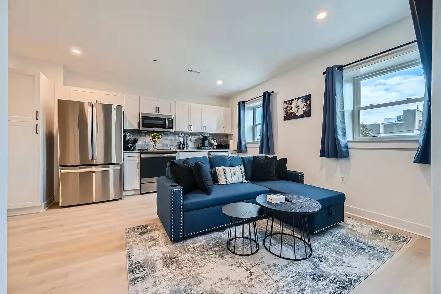 2 bed, 900 sqft, $2,175 — Photo 2