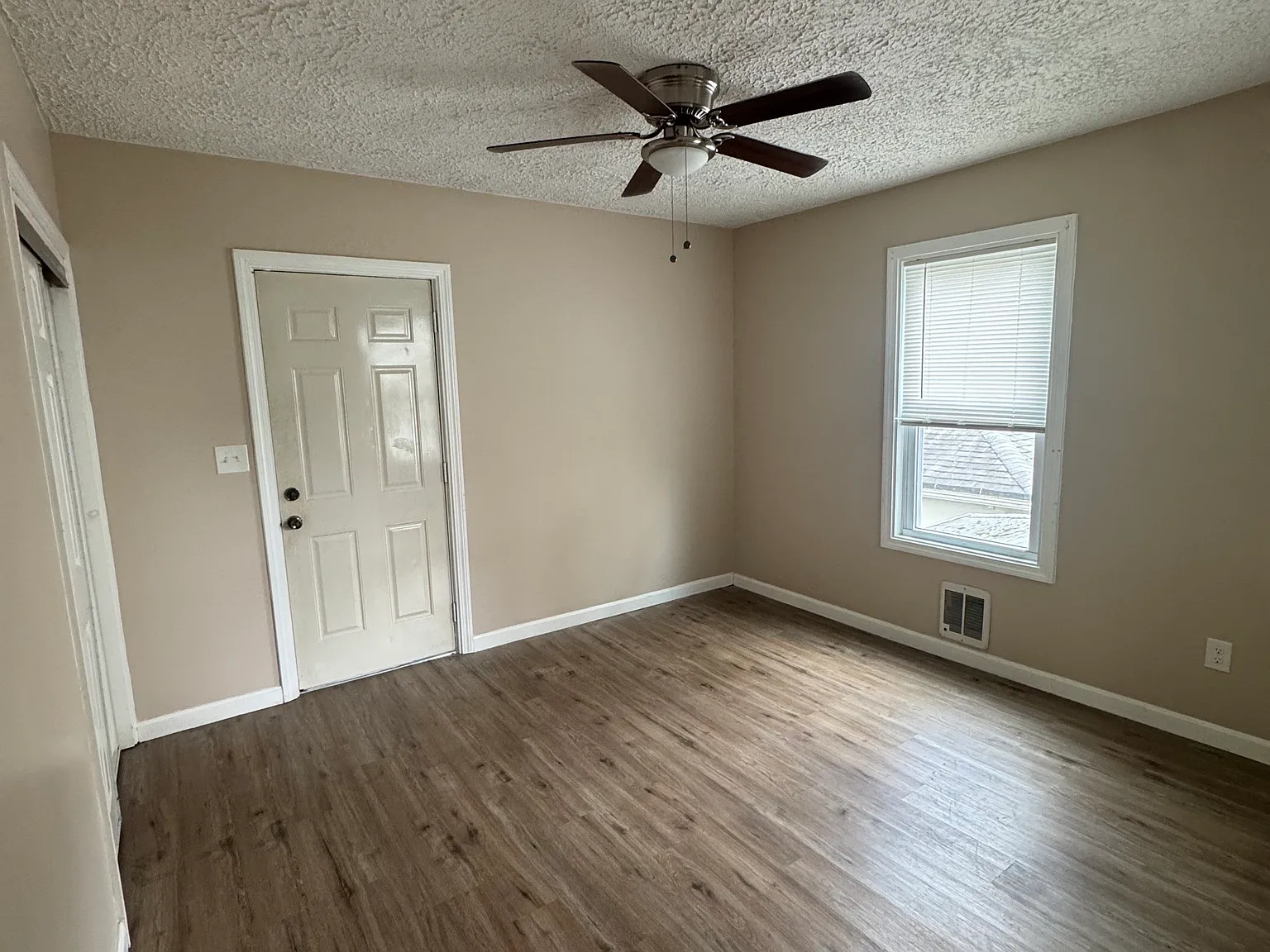 2 bed, $1,800 — Photo 2