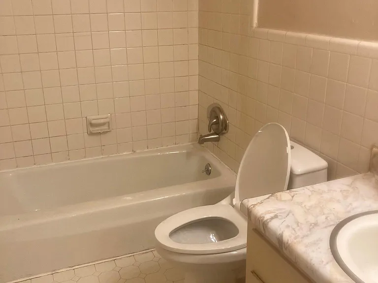 28 Willa Dr #B — Photo 10