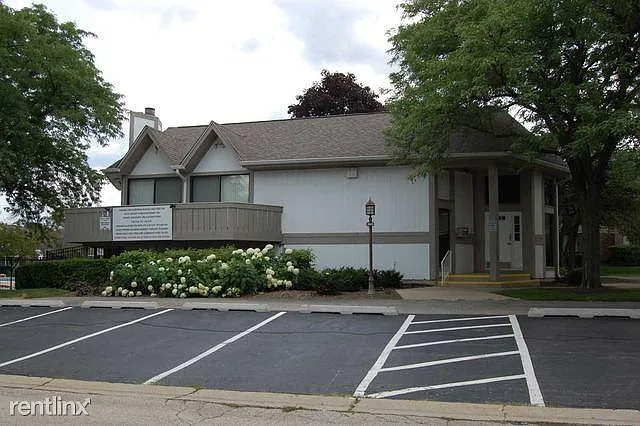 Building Photo - 1418 Seven Pines Rd #D1