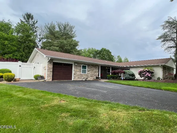 48 Knox Lane, Manalapan, NJ 07726