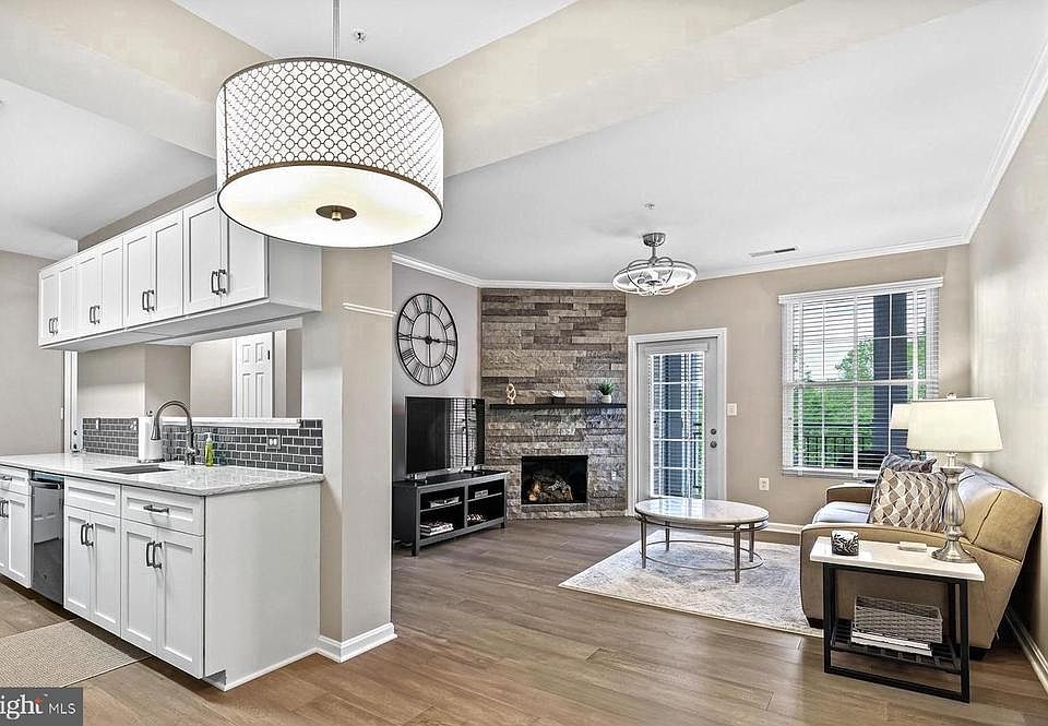 1st image of 20451 Chesapeake Sq Unit 200