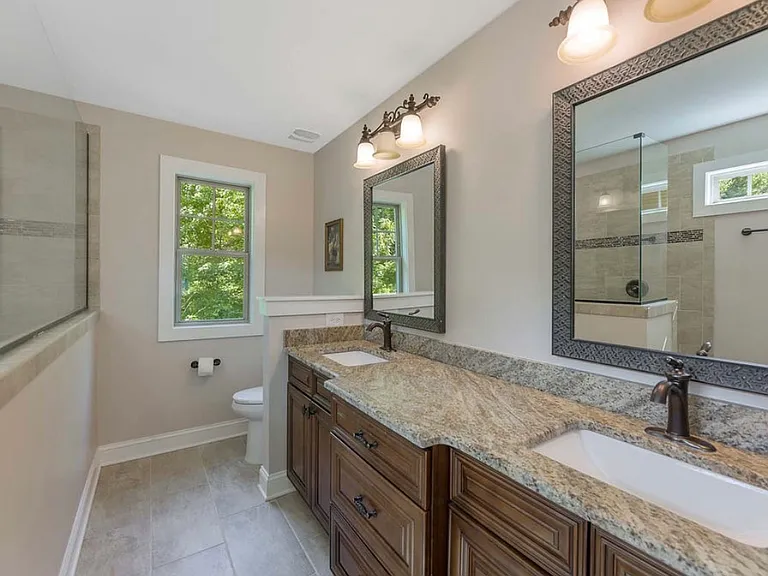 8425 Hobhouse Cir — Photo 33