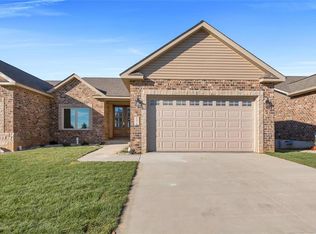 2419 Sunset Rdg, Columbia, IL 62236